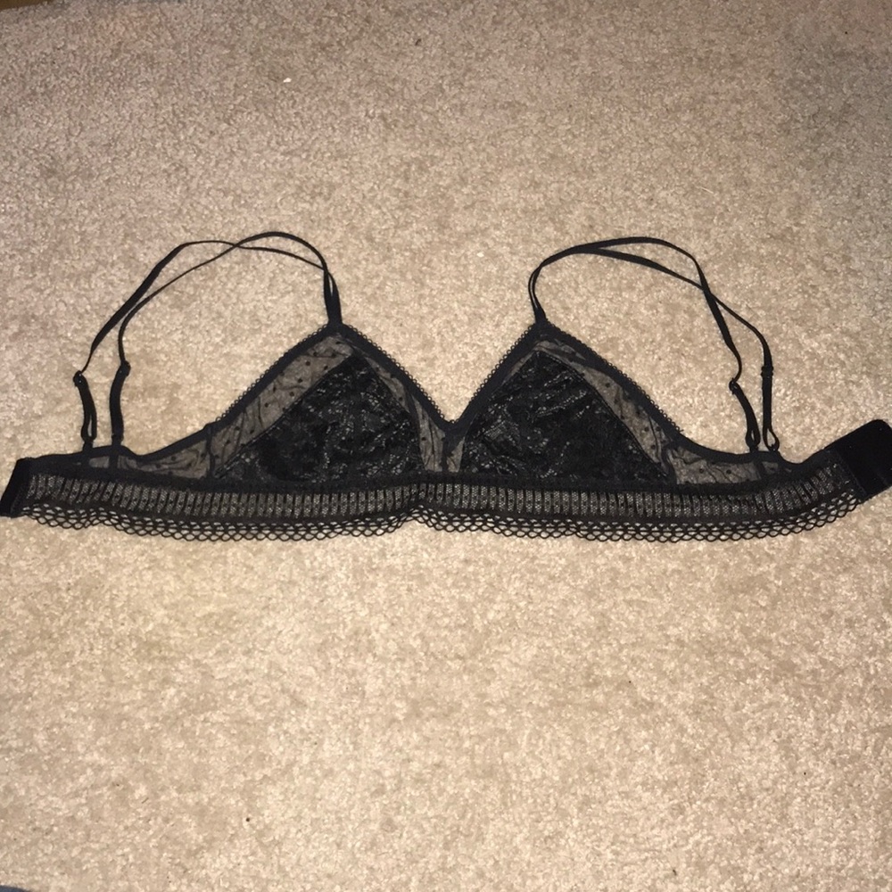 Black detailed lace bralette
